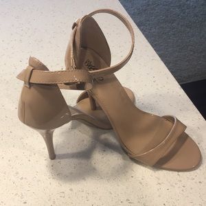 Nude stiletto